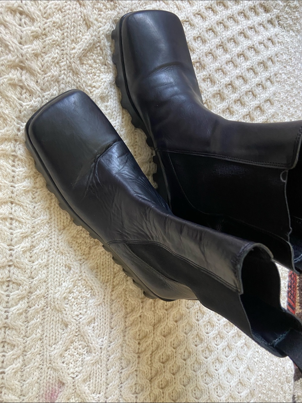 Donald J. Pliner Black Leather Lug-Sole Chelsea Boots 7.5 - Picture 8 of 16